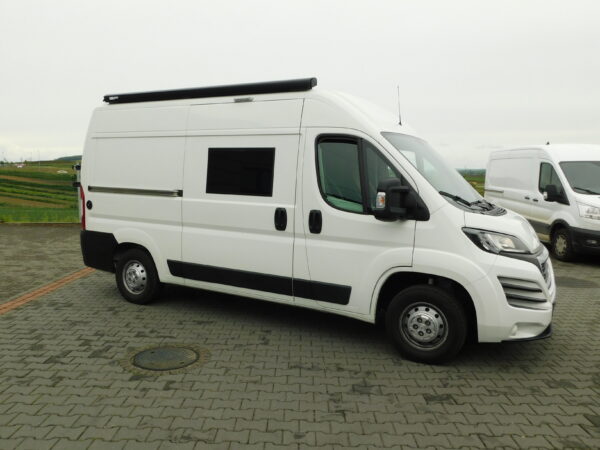 CAMPERVAN 3 OSOBOWY 2 ŁÓŻKA KLIMA POSTOJOWA