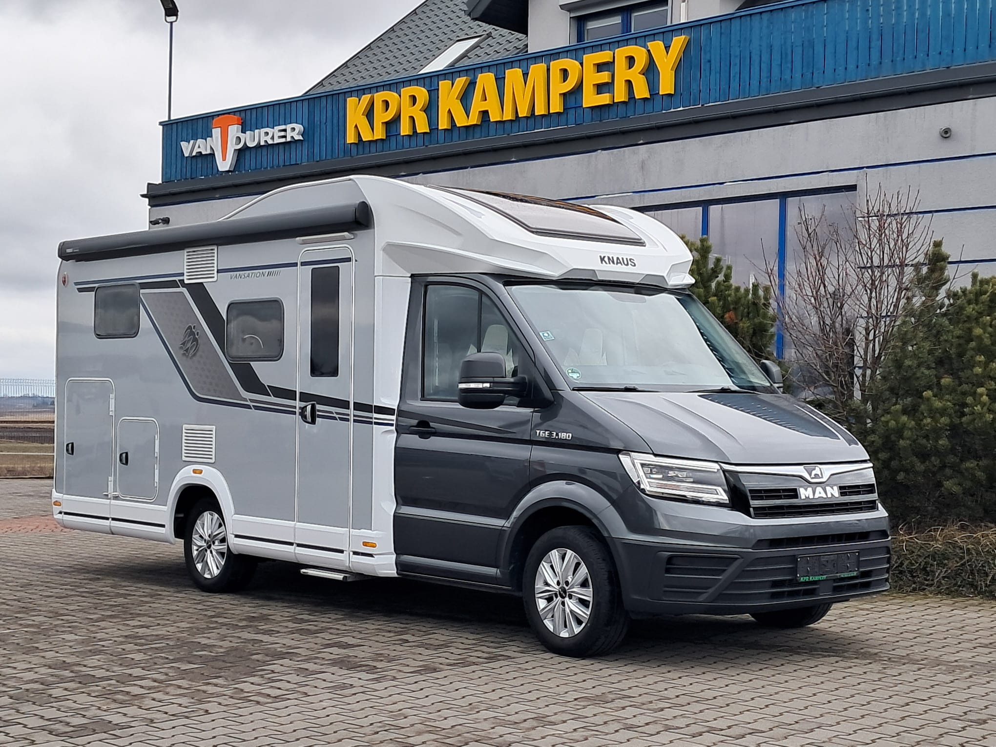 '25 Knaus Van Wave 640 MEG — Automat, 4 osobowy, 2 łóżka