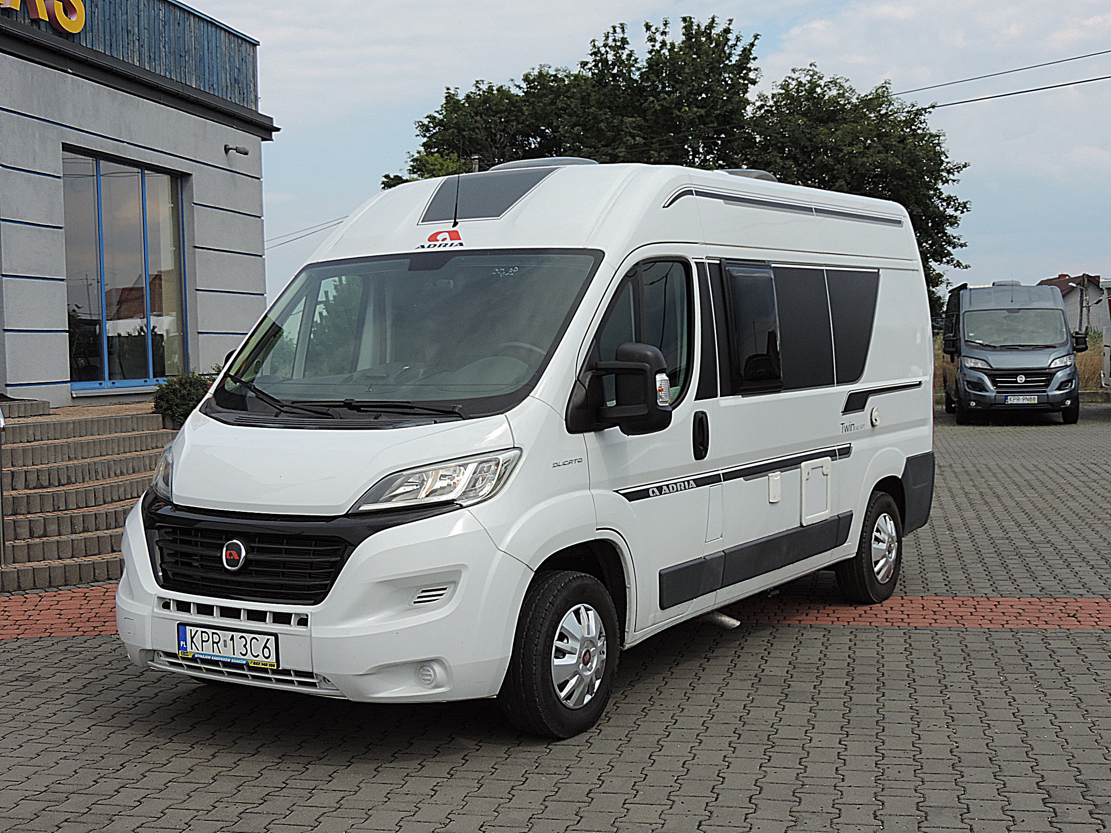 Adria Twin 540 SPT Campervan — 4 osobowy