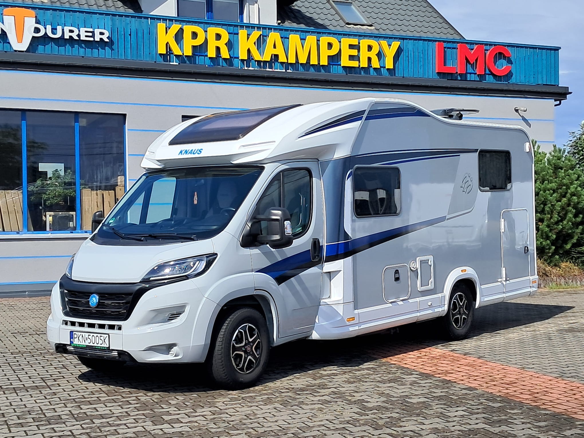 `25 Knaus SKY 650 MEG 4 osobowy Klima Full opcja